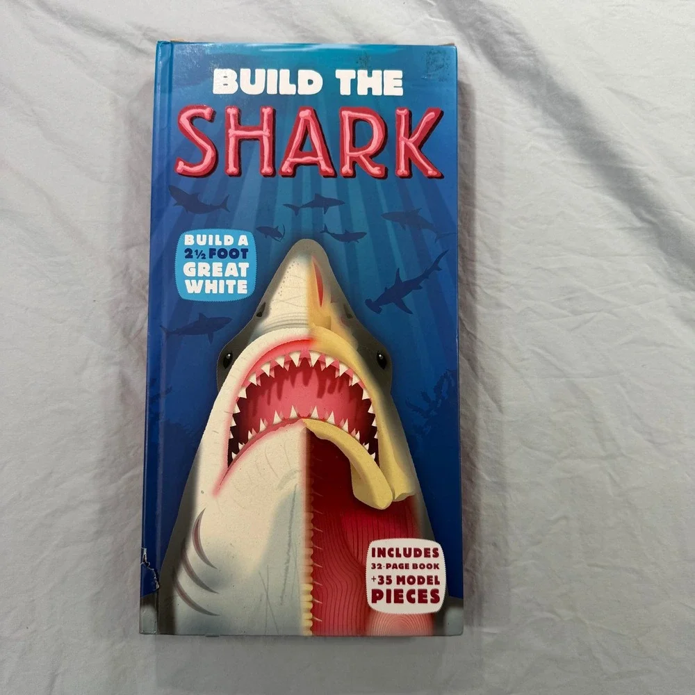 Silver Dolphin Build The Shark Book and 35 Piece Great White Model Kit 2.5 Feet